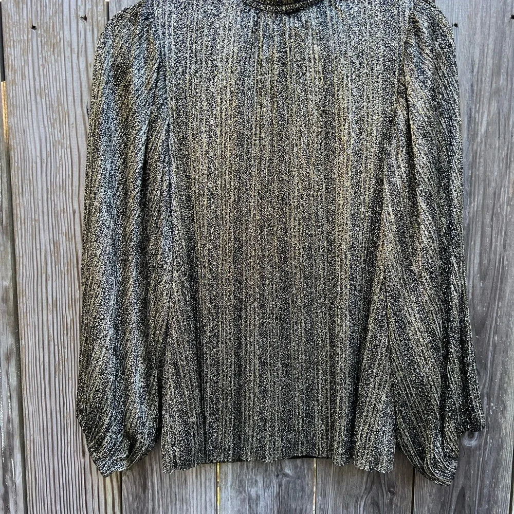 VINCE CAMUTO Gold Smocked Neck Metallic Top Women’s Medium NWT NEW - Picture 6 of 14